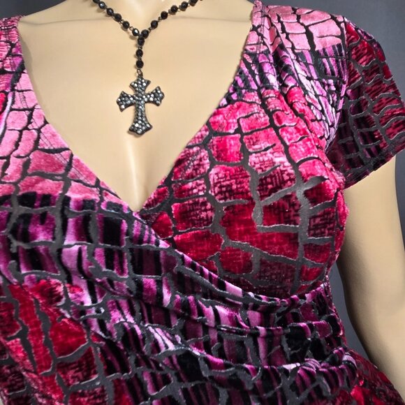 Y2K Snake Print Flocked Velvet Burnout Top Size M Pink Burgundy V Neck - Picture 3 of 14